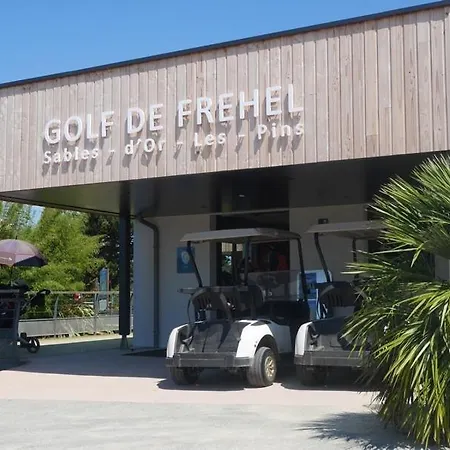 Birdie - Face Au Golf, Proche Et Activites * Frehel